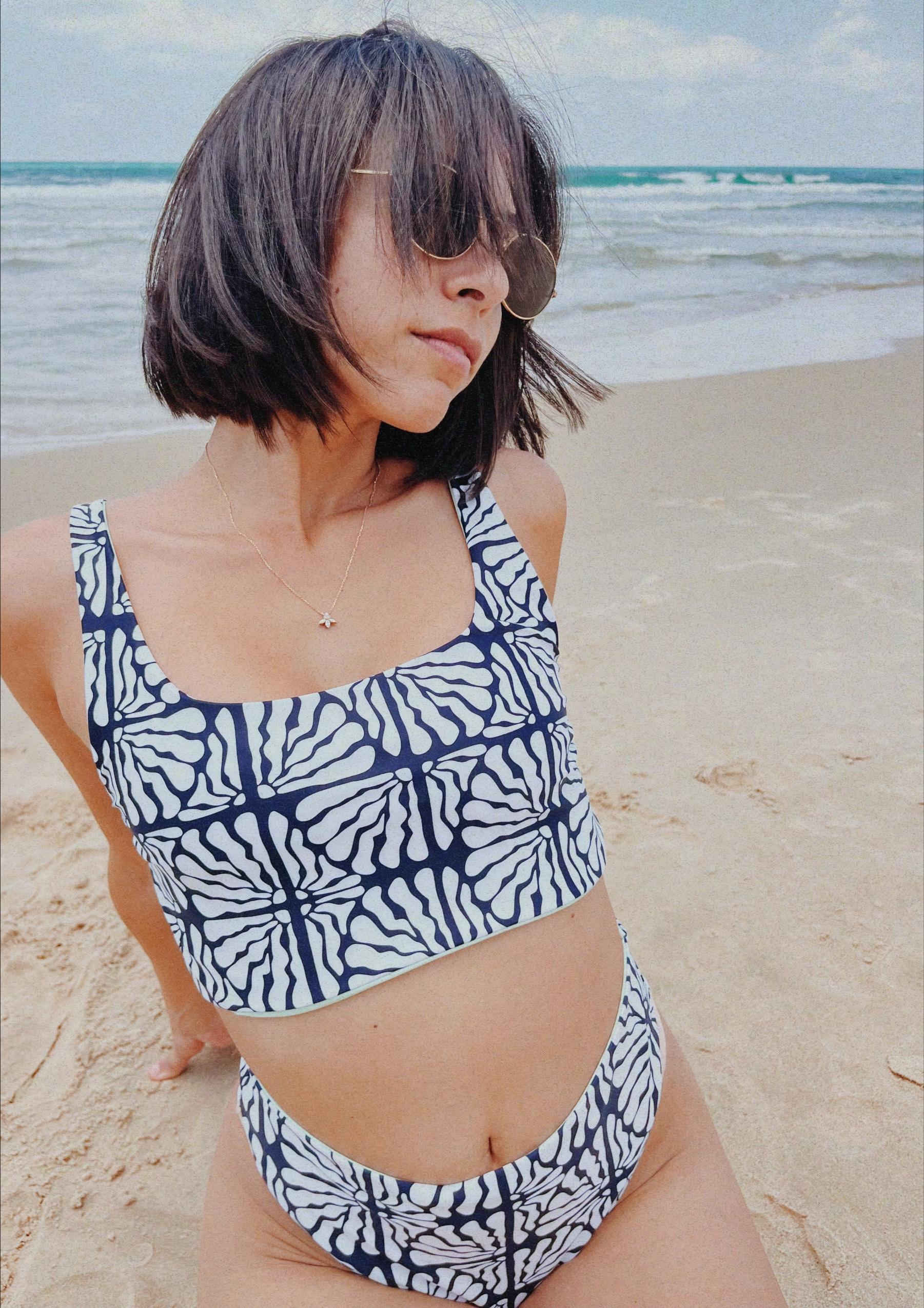 Yolo Top - Vary Black