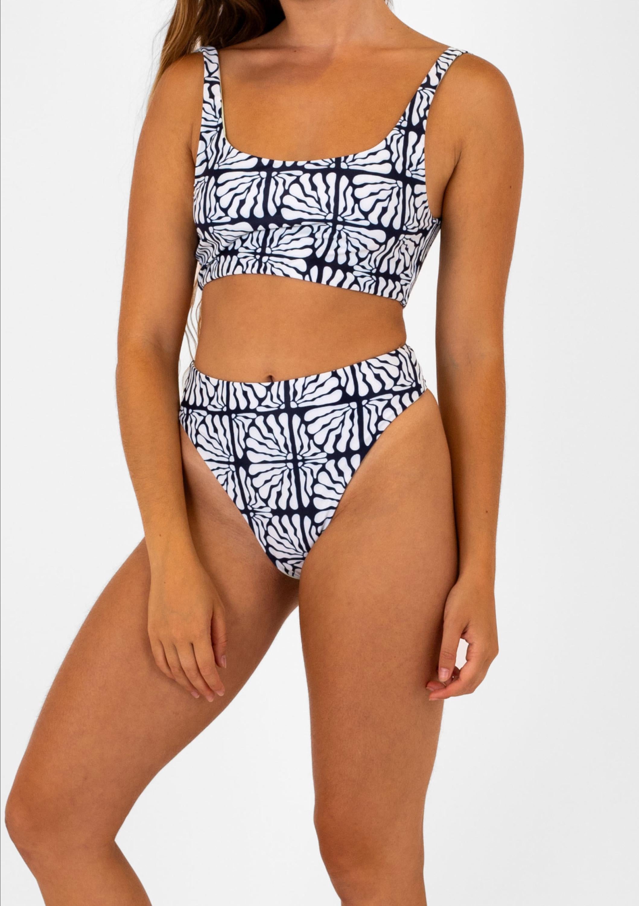 Yolo Top - Vary Black